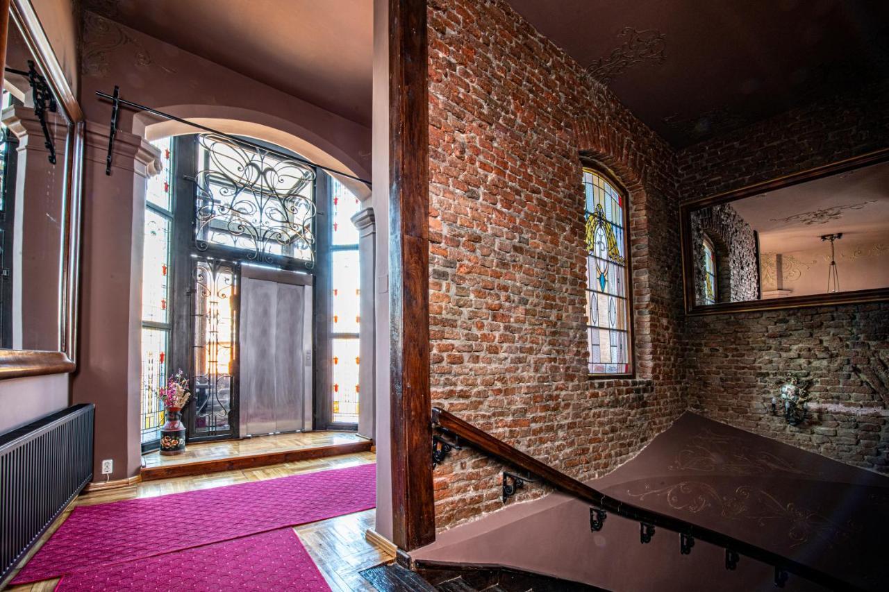 Hotel Poesis Сату-Маре Экстерьер фото