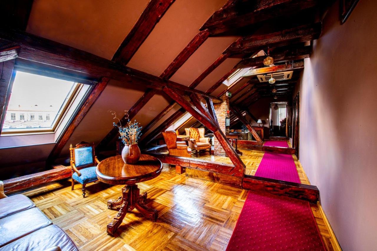 Hotel Poesis Сату-Маре Экстерьер фото