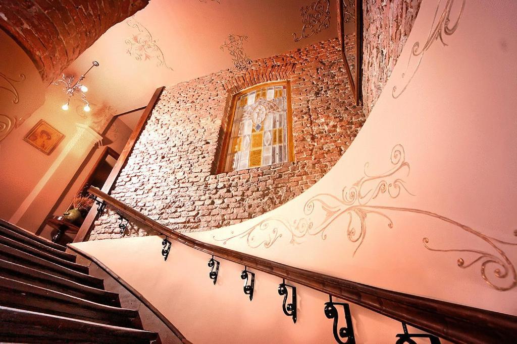 Hotel Poesis Сату-Маре Экстерьер фото