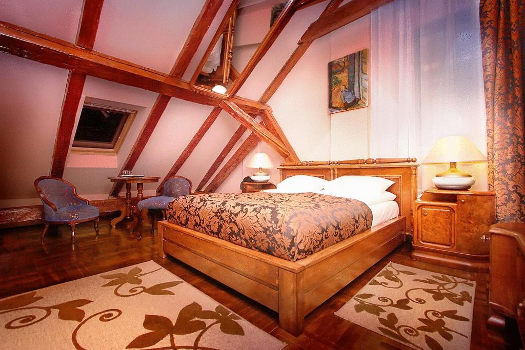 Hotel Poesis Сату-Маре Экстерьер фото