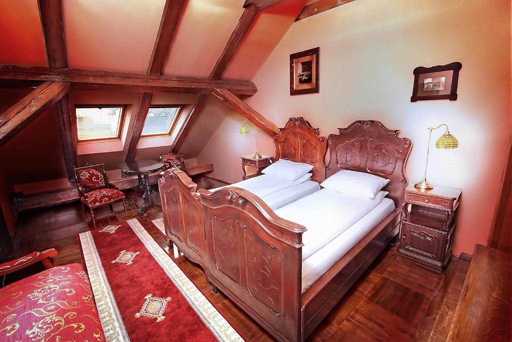 Hotel Poesis Сату-Маре Экстерьер фото
